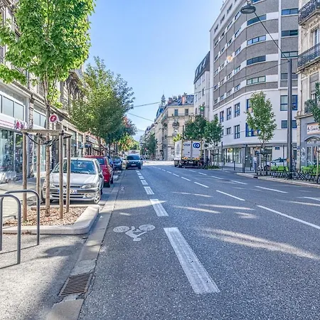 Le Petit Parfait Confort Gare Hamac Netflix Apartment