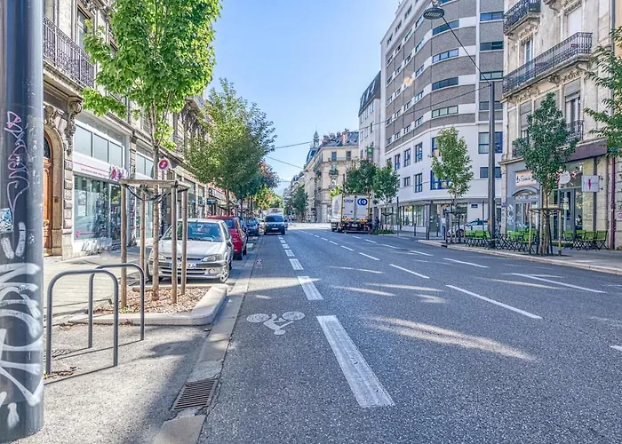 Le Petit Parfait Confort Gare Hamac Netflix Apartment